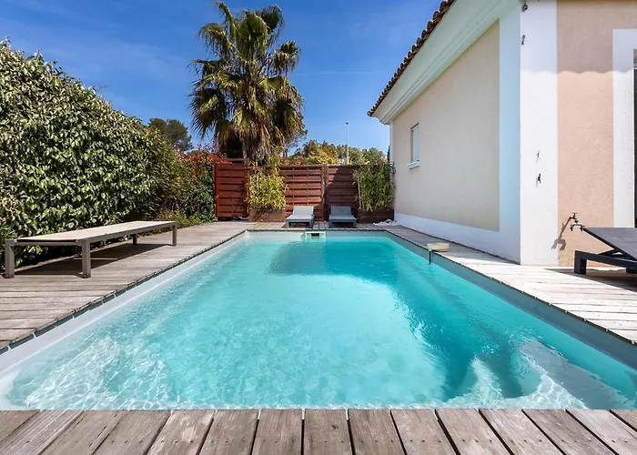 In Raphael Saint-Raphaël